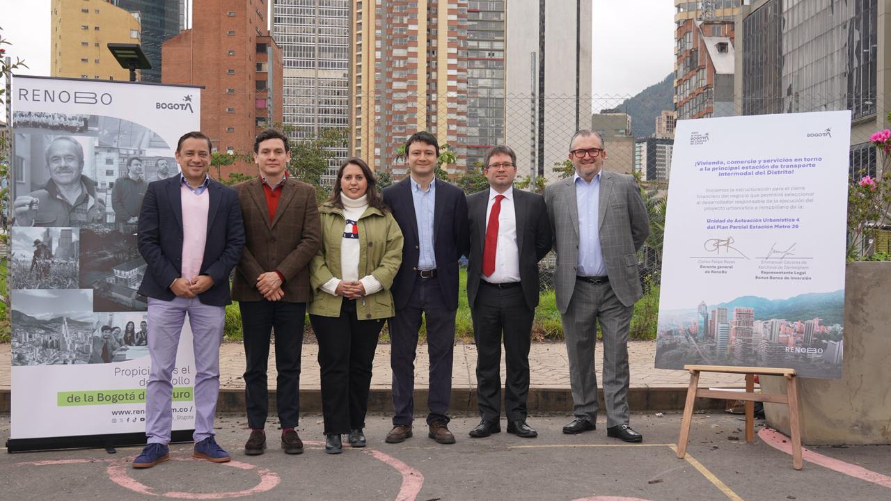Firma Unidad de Actuación Urbanística 4 del Plan Parcial Estación Metro 26.